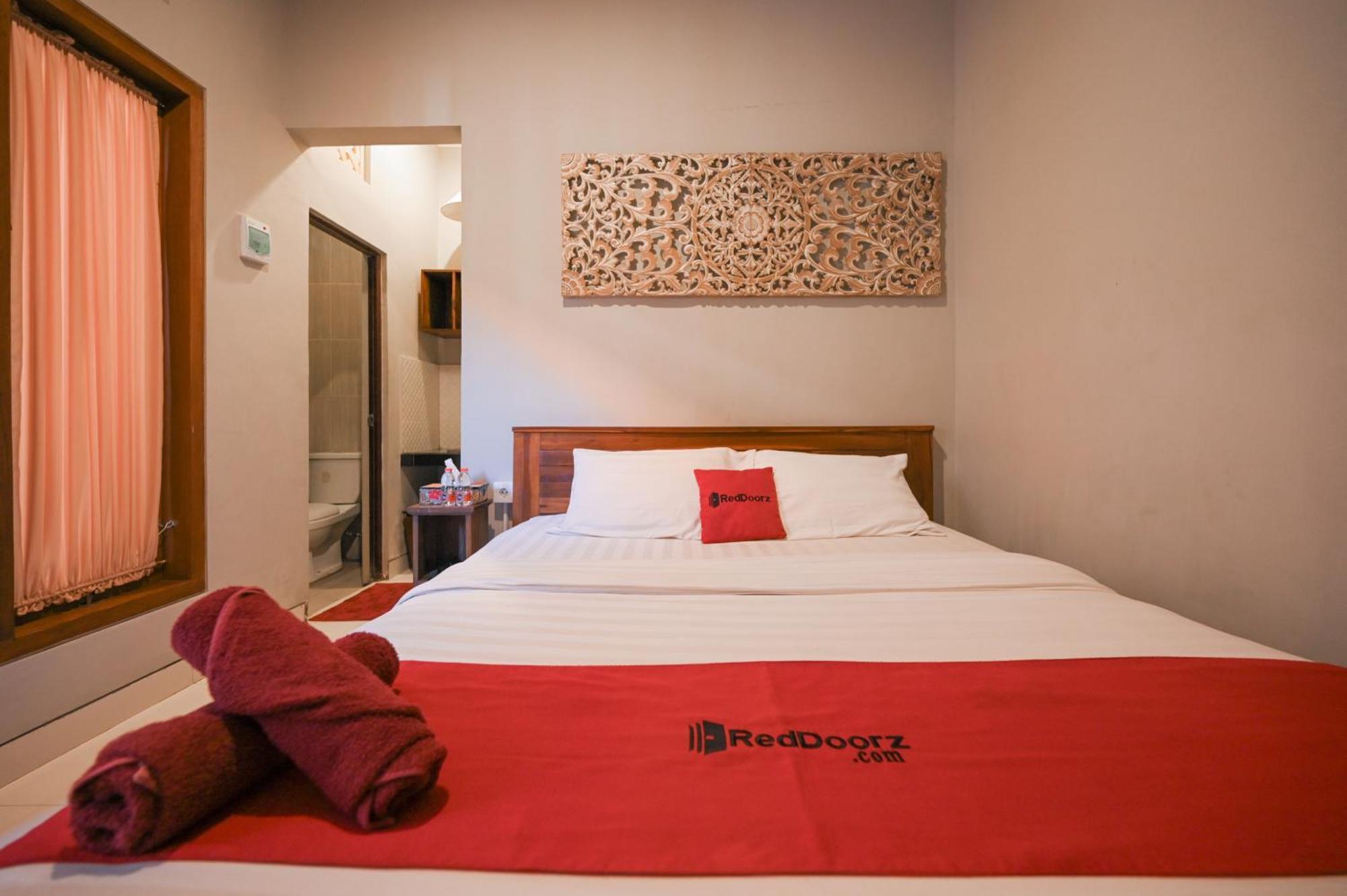 RedDoorz near Mertasari Beach 2 Pesanggaran Zewnętrze zdjęcie