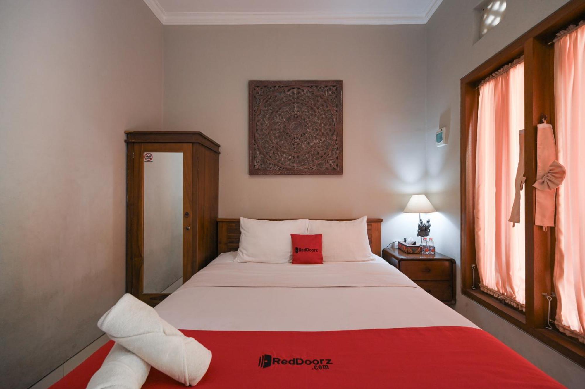 RedDoorz near Mertasari Beach 2 Pesanggaran Zewnętrze zdjęcie