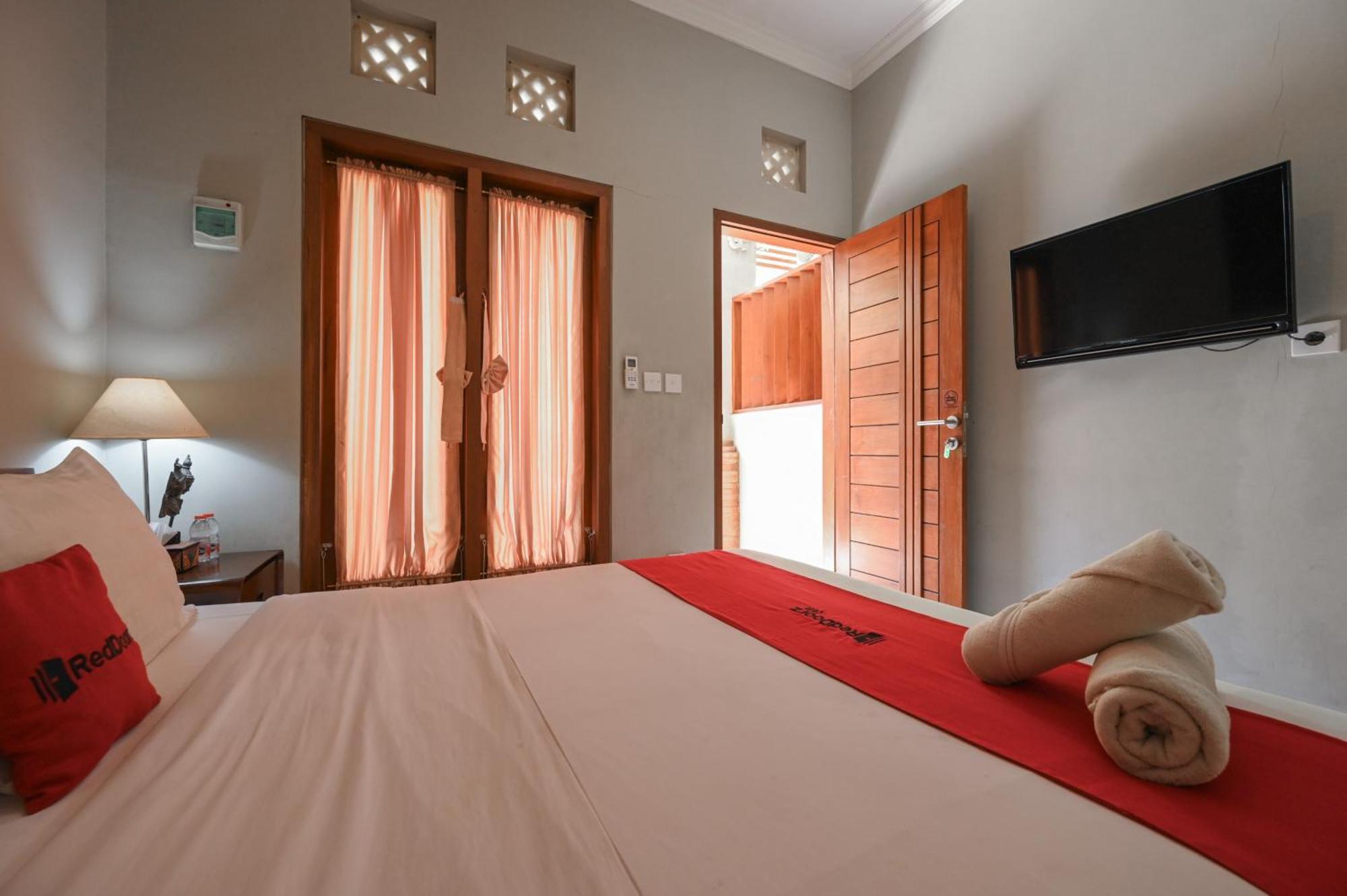 RedDoorz near Mertasari Beach 2 Pesanggaran Zewnętrze zdjęcie