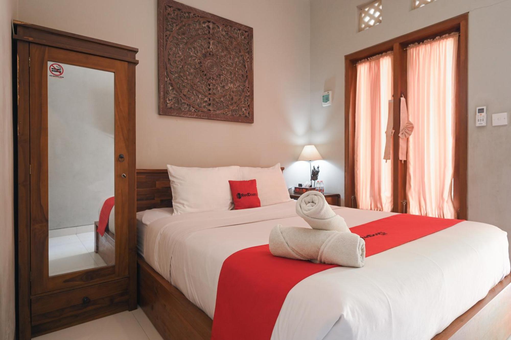 RedDoorz near Mertasari Beach 2 Pesanggaran Zewnętrze zdjęcie