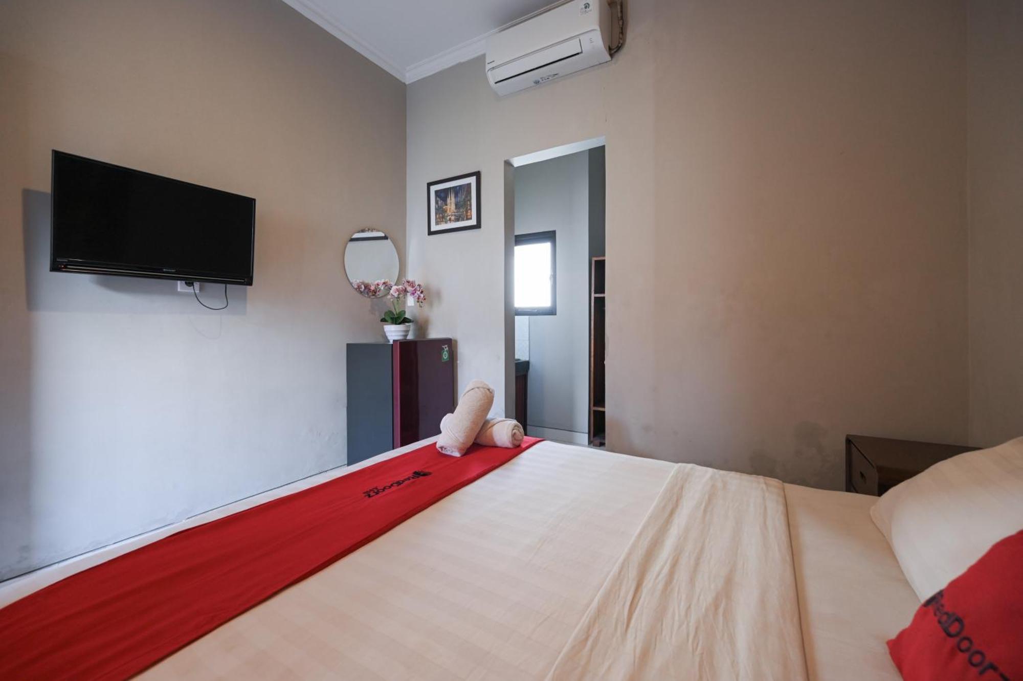 RedDoorz near Mertasari Beach 2 Pesanggaran Zewnętrze zdjęcie